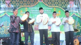 Wali Kota Padang Fadly Amran membuka Festival Qasidah Rebana tingkat Kota Padang. (Foto: Prokopim Padang)