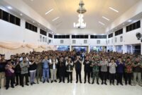 Wali Kota Padang Fadly Amran mengukuhkan 325 orang Dubalang Kota Padang yang akan bertugas membantu menjaga trantibum Kota Padang. (Foto: Prokopim Padang)