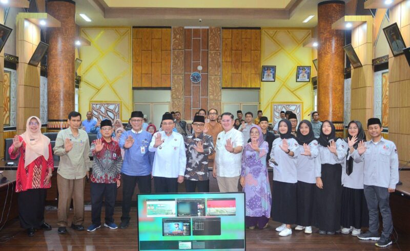 Pemko Padang menggelar Sosialisasi Masjid Ramah Anak (MRA) di Ruang Abu Bakar Ja'ar, Kantor Balaikota Padang Aie Pacah, Kamis (13/3/2025). (Foto: Prokopim Padang)