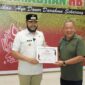 Wali Kota Padang Fadly Amran memberikan apresiasi kepada HBT yang terus konsisten dalam menggelar aksi donor darah. (Foto: Prokopim Padang)