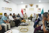 Wali Kota Padang, Fadly Amran melakukan kunjungan perdana ke MPP Padang, Jumat (14/3/2025). (Foto: Prokopim Padang)