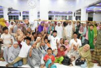 Wali Kota Padang, Fadly Amran mengunjungi Masjid Nurul Bahar di Kelurahan Teluk Kabung Selatan, Kecamatan Bungus Teluk Kabung, Rabu (19/3/2025). (Foto: Prokopim Padang)