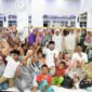 Wali Kota Padang, Fadly Amran mengunjungi Masjid Nurul Bahar di Kelurahan Teluk Kabung Selatan, Kecamatan Bungus Teluk Kabung, Rabu (19/3/2025). (Foto: Prokopim Padang)
