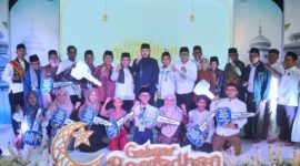 Wali Kota Padang Fadly Amran foto bersama usai menyerahkan hadiah kepada para pemenang. (Foto: Prokopim Padang)