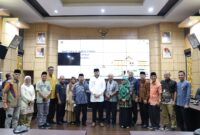 Wali Kota Padang Fadly Amran bersama Forum DAS Sumbar. (Foto: Prokopim Padang)