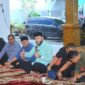 Wali Kota Padang Fadly Amran menggelar acara buka puasa bersama dengan para jurnalis di Palanta rumah dinas Wali Kota Padang, Jumat (28/3/2025). (Foto: Prokopim Padang)