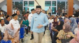 Wali Kota Padang, Fadly Amran menggelar pertemuan dengan pejabat struktural eselon II, III, dan IV, Rabu (5/3/2025). (Foto: Prokopim Padang)