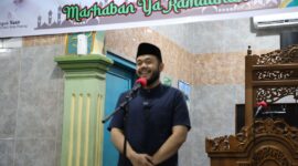 Wali Kota Padang, Fadly Amran melaksanakan Safari Ramadan di Masjid Taufiq, Kecamatan Kuranji, Kota Padang, pada Rabu (12/3/2025). (Foto: Prokopim Padang) 
