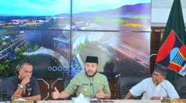 Wali Kota Padang Fadly Amran mengadakan pertemuan dengan KPP Padang serta beberapa perwakilan pedagang di kawasan Pasar Raya Padang, Selasa (11/3/2025). (Foto: Prokopim Padang)