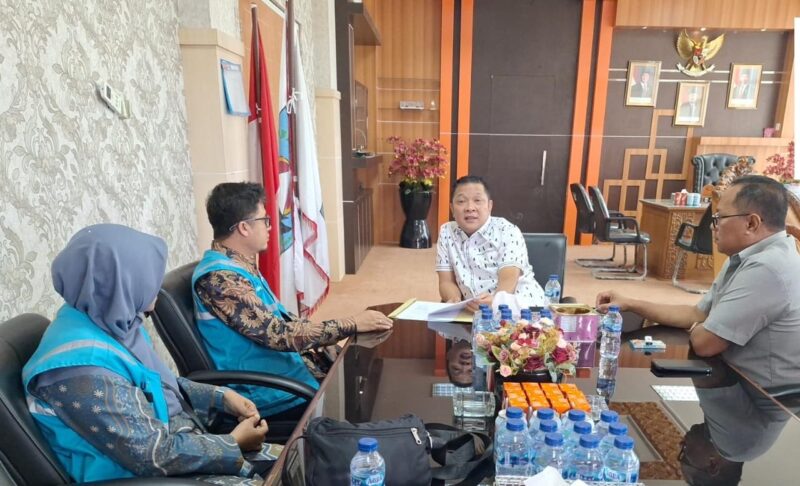 PT PLN (Persero) ULP Sitiung melakukan kunjungan ke  DPRD Dharmasraya Jumat (11/4/2025). (Foto: DOK PLN)