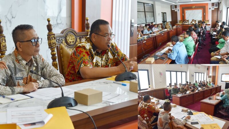 Wali Kota Padang Yota Balad memimpin Rapat Evaluasi PAD di ruang rapat Walikota Balaikota Pariaman, Kamis (10/4/2025). (Foto: Diskominfo Pariaman)