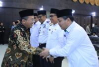 Kakanwil Kemenag Sumbar Mahyudin mengajak PPIH Embarkasi Padang membangun sinergi sukseskan haji 2025. (Foto: Humas Kemenag Sumbar)