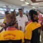 Pengumuman penerbangan di BIM kini dilakukan dalam tiga bahasa: Bahasa Indonesia, Bahasa Inggris, dan Bahasa Minang. (Foto: Pemprov Sumbar)