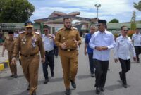 Wali Kota Padang Fadly Amran dan jajaran Pemko Padang mengunjungi UPT Asrama Haji Embarkasi Padang, Senin (21/4/2025). (Foto: Prokopim Padang)