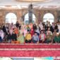 Wakil Wali Kota Padang Maigus Nasir memberikan bimbingan manasik kepada 134 calon jamaah haji Nanggalo di Masjid Raya Nagari Nanggalo Surau Gadang, Sabtu (26/4/2025). (Foto: Prokopim Padang)