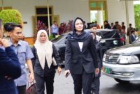 Bupati Dharmasraya Annisa Suci Ramadhani saat berkunjung ke Istana Gubernur Sumbar. (Foto: Pemkab Dharmasraya)