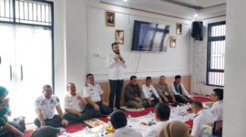 Wali Kota Padang Fadly Amran saat acara halal bihalal di Kantor Camat Padang Timur, Rabu (9/4/2025). (Foto: FB Diskominfo Padang)