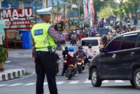 Pelaksanaan uji coba rekayasa lalu lintas Sistem Satu Arah (SSA) di sejumlah ruas jalan Kota Padang Panjang, Rabu (9/4/2025). (Foto: Diskominfo Padang Panjang)