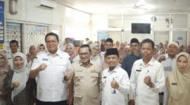 Bupati Eka Putra dan Wakil Bupati Ahmad Fadly menghadiri Halal Bihalal yang digelar Dinsos PPPA, Rabu (9/4/2025). (Foto: Prokopim Tanah Datar)
