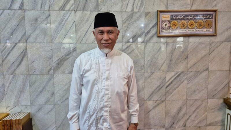 Gubernur Sumbar, Mahyeldi Ansharullah mengajak masyarakat Pasaman untuk berpartisipasi aktif dalam PSU Pemilihan Bupati dan Wakil Bupati Pasaman yang akan digelar Sabtu (19/4/2025). (Foto: ADPSB)
