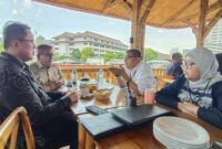 Wakil Bupati Tanah Datar Ahmad Fadly menemui Direktur Pengelolaan Sampah KLHK RI untuk membahas program “Satu Nagari Satu Bank Sampah”. (Foto: Prokopim Tanah Datar)