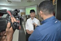 Gubernur Sumbar Mahyeldi minta Lion Air optimalkan pelayanan haji Embarkasi Padang 2025. (Foto: ADPSB)