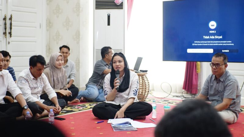 Bupati Dharmasraya Annisa Suci Ramadhani menggelar pertemuan dengan 48 Wali Nagari di Dharmasraya, Minggu (27/4/2025). (Foto: Pemkab Dharmasraya)