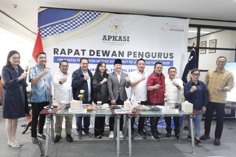 Rapat persiapan Munas IV Apkasi sekaligus HUT ke-25 yang akan berlangsung pada 30 Mei 2025 mendatang di Kabupaten Minahasa Utara, Provinsi Sulawesi Utara. (Foto: Prokopim Tanah Datar)