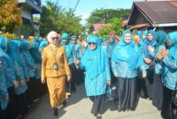 Tim Penilai TP PKK Provinsi Sumbar melakukan penilaian lapangan Kelompok Dasawisma Nuansa Indah I RT 01/RW 09 Kelurahan Koto Panjang Ikua Koto, Kecamatan Koto Tangah, Selasa (29/4/2025). (Foto: Prokopim Padang)
