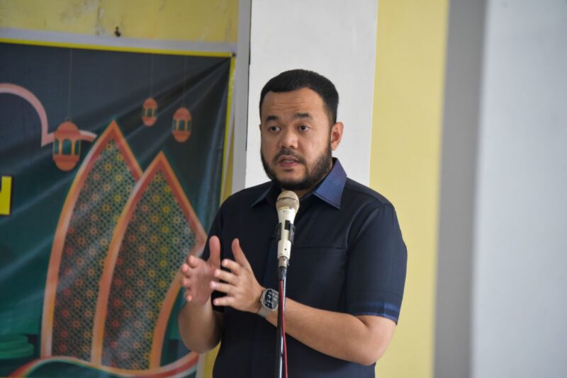 Wali Kota Padang Fadly Amran menegaskan komitmen terhadap transparansi dalam penanganan kasus dugaan perselingkuhan Camat Padang Selatan. (Foto: Prokopim Padang)