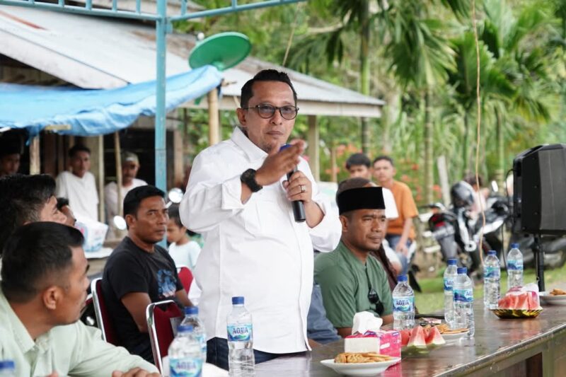 Bupati Tanah Datar Eka Putra membuka lomba pacu biduak di Talago Anguih, Senin (1/4/2025). (Foto: Prokopim Tanah Datar)