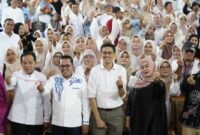 Bupati Tanah Datar Eka Putra saat Reuni Akbar Lintas Angkatan 2025 di Aula SMA Negeri 1 Lintau Buo, Kamis (3/4/2025). (Foto: Prokopim Tanah Datar)