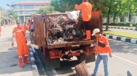 DLH Padang mencatat kenaikan sampah hingga 180% sehari sebelum Lebaran. (Foto: FB Diskominfo Padang)
