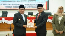 DPRD Tanah Datar menggelar Rapat Paripurna untuk menyampaikan keputusan terkait Laporan Keterangan Pertanggungjawaban (LKPJ) Bupati tahun 2024, Kamis (10/4/2025). (Foto: Prokopim Tanah Datar)