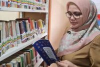 Kepala Dinas Perpustakaan dan Kearsipan Kota Padang, Feri Mulyani Hamid. (Foto: FB Diskominfo Padang)