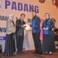 Wali Kota Padang Fadly Amran bersama Ketua TP-PKK Kota Padang menghadiri acara Kenal Pamit Kapolresta Padang. (Foto: Prokopim Padang)
