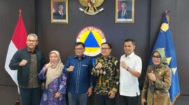 Pj Sekda Provinsi Sumbar, Yozarwardi bersama Kalaksa BPBD Sumbar mengikuti rakor di Graha BNPB, Jakarta, Selasa (29/4/2025). (Foto: adpsb)