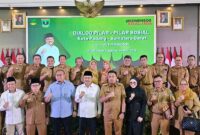 Wagub Sumbar Vasko Ruseimy meneriman kunjungan Menteri Sosial RI, Syaifullah Yusuf, Selasa (29/4/2025). (Foto: adpsb)
