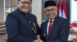 Sekdako Padang Andree Algamar bersama Pjs Bupati Pasaman Edi Dharma, Minggu (13/4/2025). (Foto: Prokopim Padang)