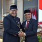 Sekdako Padang Andree Algamar bersama Pjs Bupati Pasaman Edi Dharma, Minggu (13/4/2025). (Foto: Prokopim Padang)
