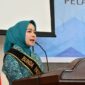 Bunda PAUD Kota Padang, Ny. dr. Dian Puspita Fadly Amran, Sp.JP memberikan sambutan. (Foto: Prokopim Padang)