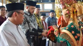 Wali Kota Padang Fadly Amran menghadiri acara Halalbihalal KKLA Sumbar di Gedung Olahraga UNP, Minggu (20/4/2025). (Foto: Prokopim Padang)