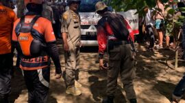 Ridho Ramadhan, penghuni Panti Asuhan Al Hurul Ain yang hanyut di Pantai Ujung Batu, ditemukan meninggal dunia di Pulau Bonta, Selasa (22/4/2025). (Foto: Prokopim Padang)