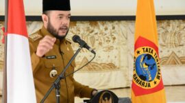 Wali Kota Padang Fadly Amran memerintahkan Dishub tertibkan juru parkir di Pantai Padang. (Foto: Prokopim Padang)