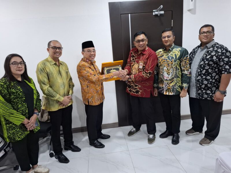 Wakil Wali Kota Padang Maigus Nasir mengunjungi Kemensos RI, Selasa (29/4/2025). (Foto: Prokopim Padang)