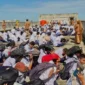 Para pelajar mengikuti simulasi bencana gempa dan tsunami dalam peringatan Hari Kesiapsiagaan Bencana Nasional (HKBN) 2025, Sabtu (26/4/2025). (Foto: BPBD Padang)
