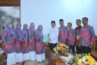Wakil Wali Kota Padang Maigus Nasir menerima kunjungan silaturahmi dari pengurus MGMP Pendidikan Pancasila SMP Kota Padang, Sabtu (5/4/2025). (Foto: Prokopim Padang)