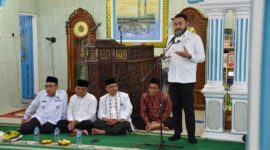 Wali Kota Padang Fadly Amran menghadiri acara Halalbihalal Perti Kecamatan Padang Selatan, di Masjid Nurul Ain, Rabu (9/4/2025). (Foto: Prokopim Padang)