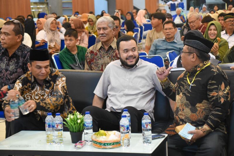 Wali Kota Padang Fadly Amran menghadiri Halal Bihalal PKDP Kota Padang di Gedung Bagindo Aziz Chan Youth Center, Sabtu malam (17/5/2025). (Foto: Prokopim Padang)