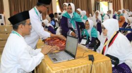 Layanan Munakosah dan Fast Track permudah proses keberangkatan jemaah haji 2025 dari Indonesia. (Foto: Kemenag Sumbar)
